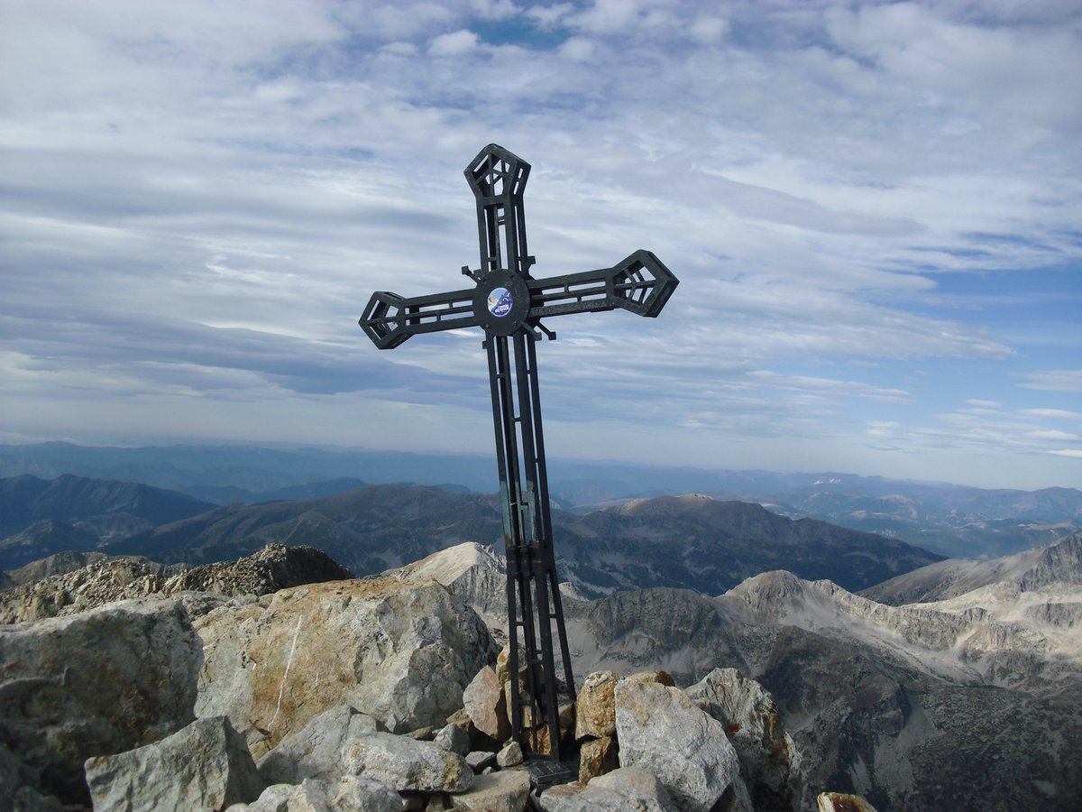In montagna non si conquista la vetta, si conquista se stessi.