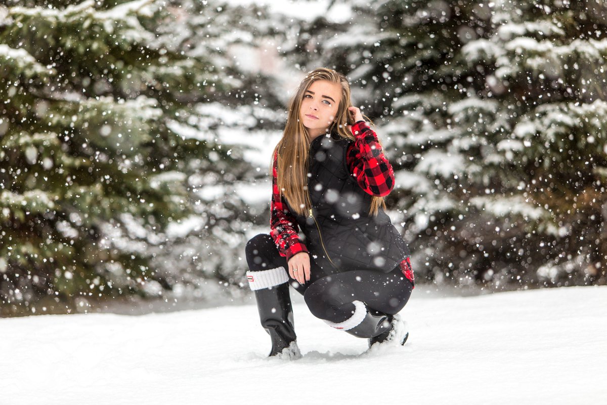 TheJoeyConti's tweet photo. @AAverey These pictures are definitely worth the bruises I got from falling on the ice. https://t.co/DkPcUxKHdV