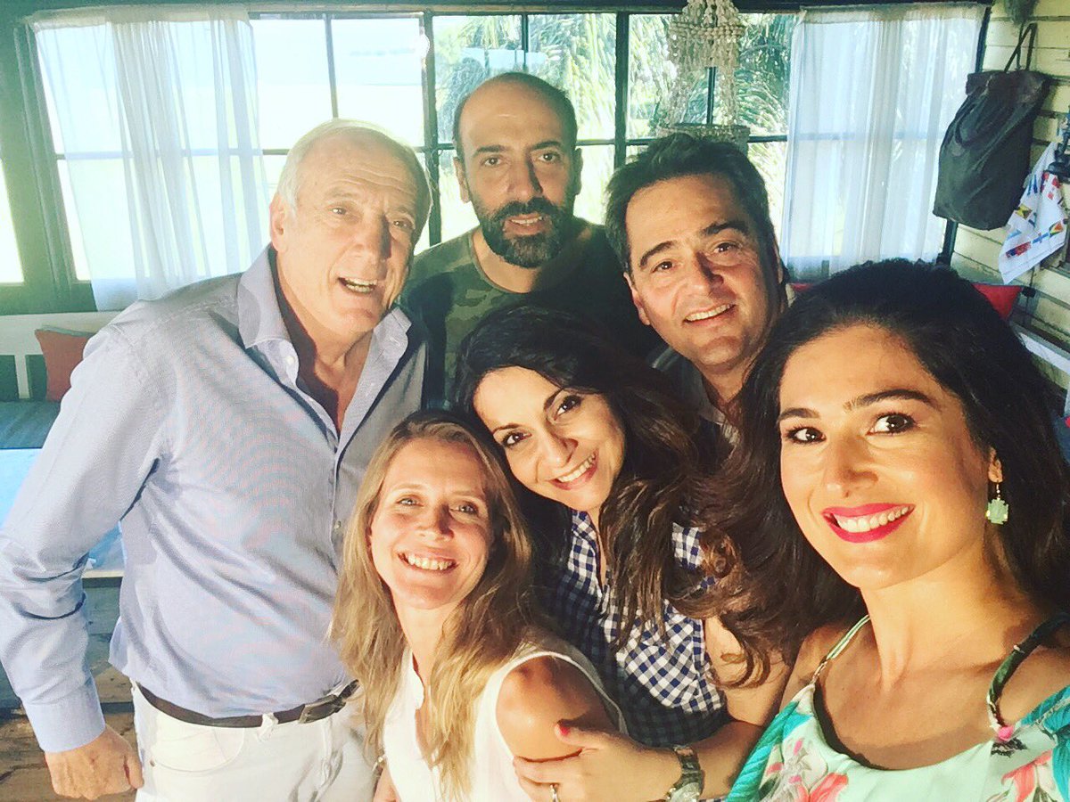 Hay equipo! Grabando especial cierre 2016 ✨ #mixdemoda <a href="/leopaparellaok/">leo paparella</a>