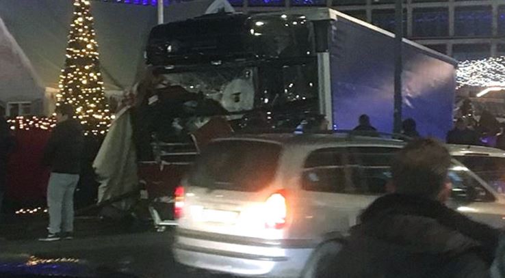 Berlin police: 9 dead, at least 50 injured in truck crash bit.ly/2hMUaAF https://t.co/zFtt9nVDff