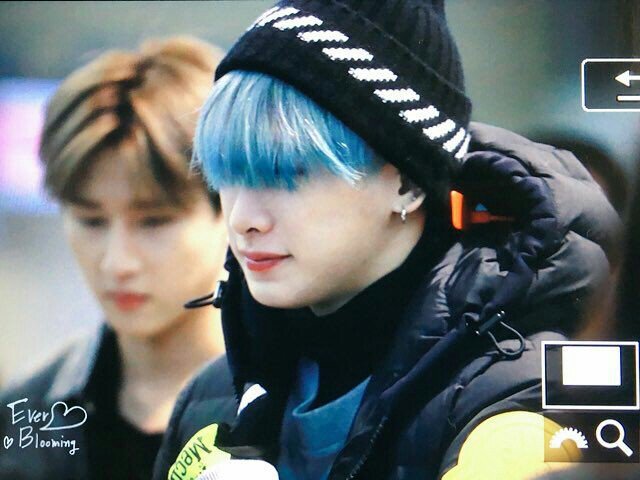 daddy_wonhoe's tweet photo. just realized that i have a whole bunch of silver+blue ombre wonho. but i'll be able to post them all 😩 https://t.co/dNGVhEmKpD