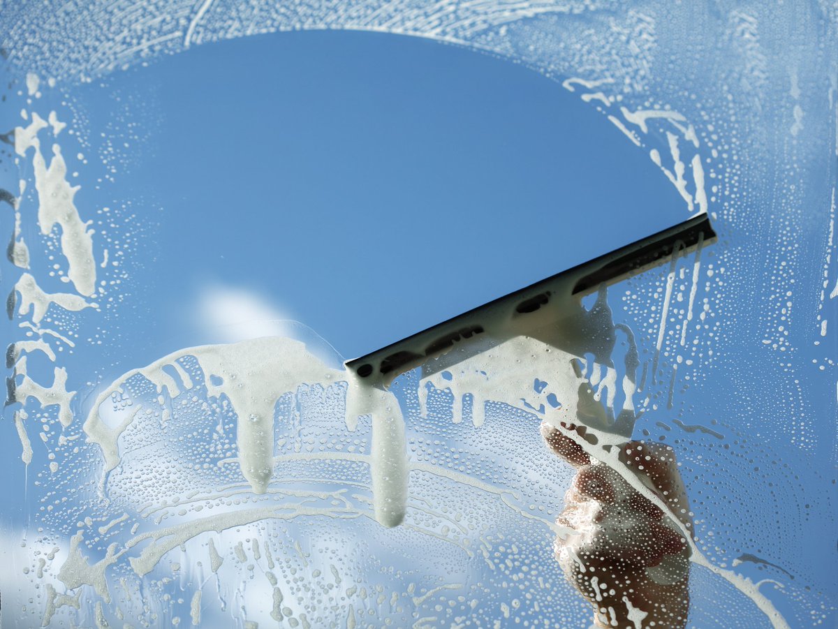 orangecleanct's tweet photo. Well maintained windows increase energy efficiency and elevate the moods of the people inside the building or residence. #windowcleaning https://t.co/0KwmsdMBKL