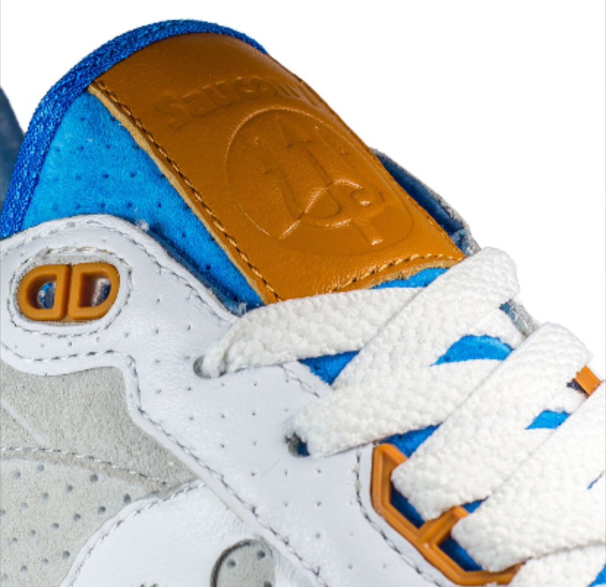 De4TH2F0aMZ's tweet photo. COMING SOON:
SNEAKER76xSAUCONY SHDW5000
*THE LEGEND OF TARAS
RELEASE DATE: 12.29.16
#DTH2FMZ #SNEAKERS76 #SAUCONY #SHADOW5000 #SHADOWMOB https://t.co/I64N3TJFxf