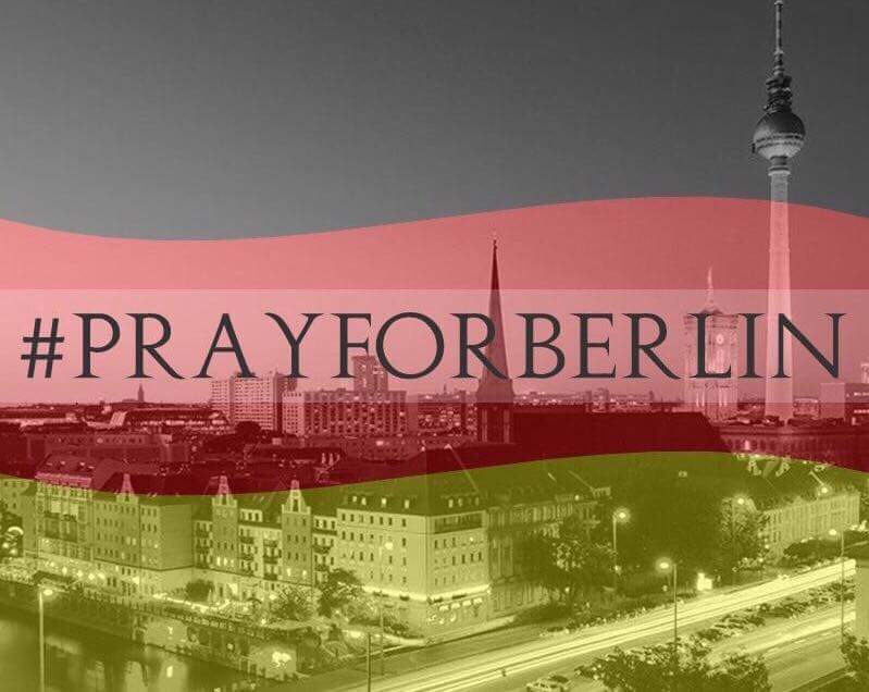 FairyNailsChris's tweet photo. #PrayForBerlin https://t.co/I9PjzgTxkp