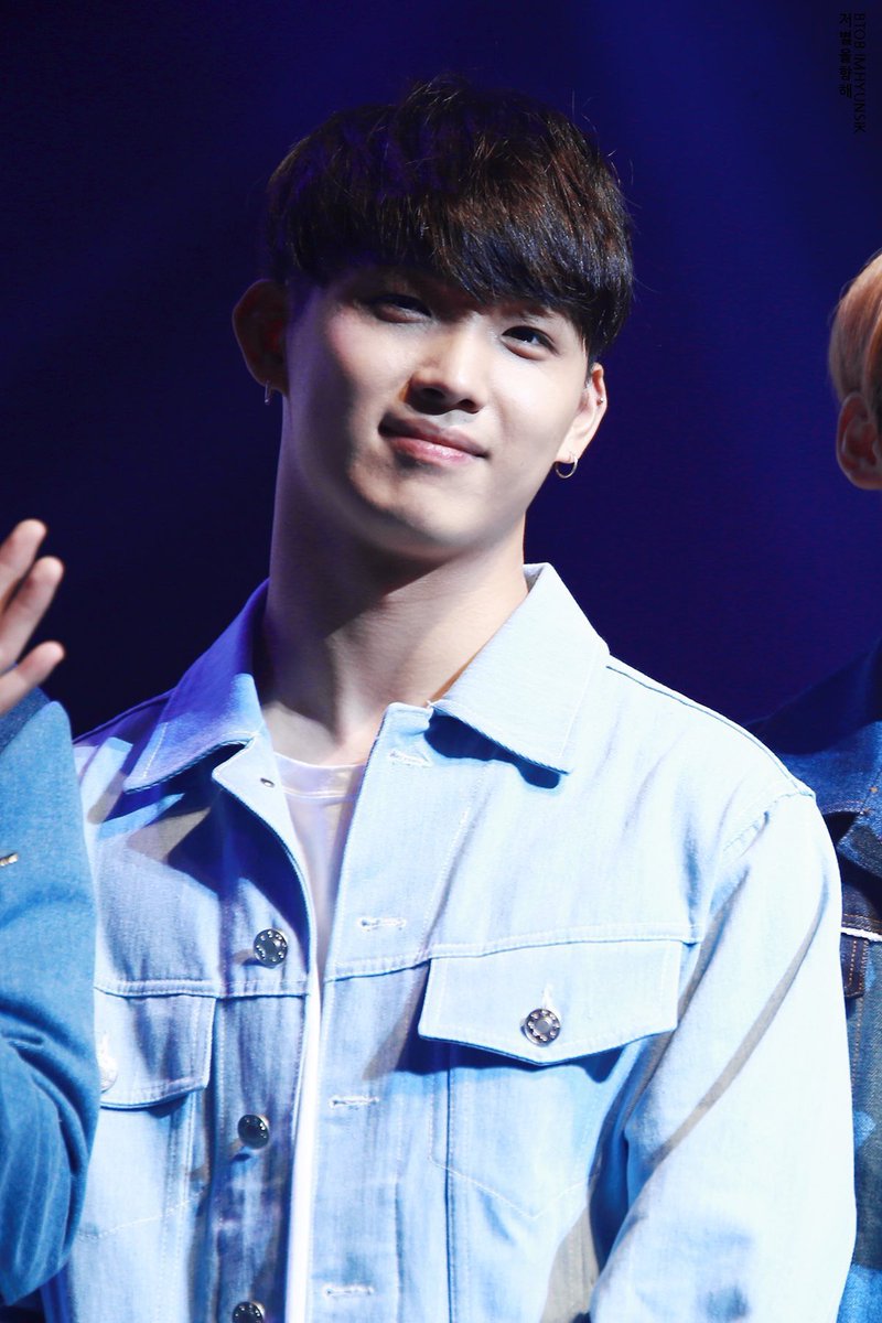 nidavellxr's tweet photo. im hyunsik;
ravenclaw: learning is a treasure that will follow his owner everywhere https://t.co/kuud90tF7u