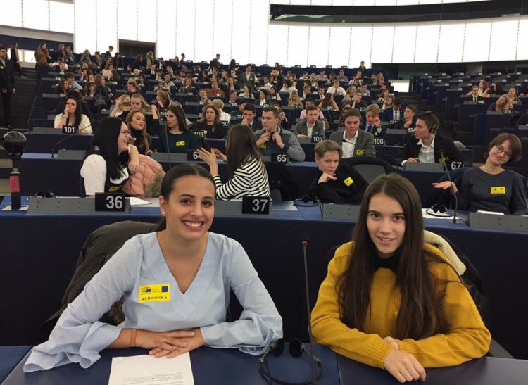ArchenaRunsToEU's tweet photo. Día como eurodiputados🇪🇺🇪🇺 https://t.co/4Wt2wxO1rJ