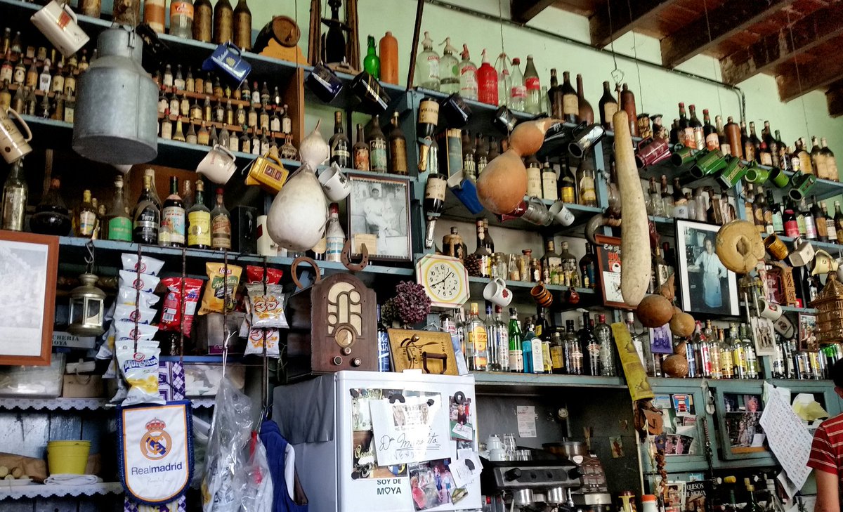 albarodriguezhe's tweet photo. Los bares de toda una vida!! 🙄 #Moya #GranCanaria @EmocionesCan @andressolamente @JulioAl18175505 @islaspromo @Suerteviviraqui @ATCpress https://t.co/4g48IqHrf8