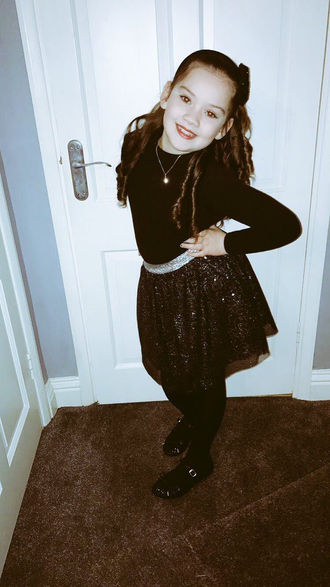 Laul_Sullivan's tweet photo. My beaut 😍 #schooldisco #pose #model #beautiful #childmodel #toocute #loveher https://t.co/WcjMjZv66O