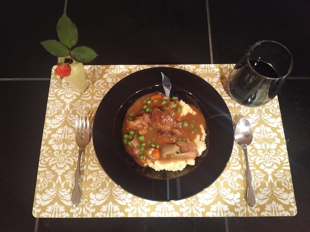 N7Geezer's tweet photo. @CookingForNoobs Easy Beef Stew #cookingfornoobs, slow cooker version, over these mashed potatoes https://t.co/RX6lvA3QJp #cookingallday! https://t.co/oPLct9e44l