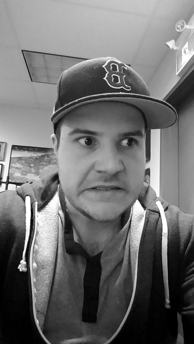 NEILVANBEIL's tweet photo. Tfw you curiously touch something @linusgsebastian is working on and manage to completely destroy it in under 3 seconds #RIPcpu #sorrylinus https://t.co/CWmUtS6S27