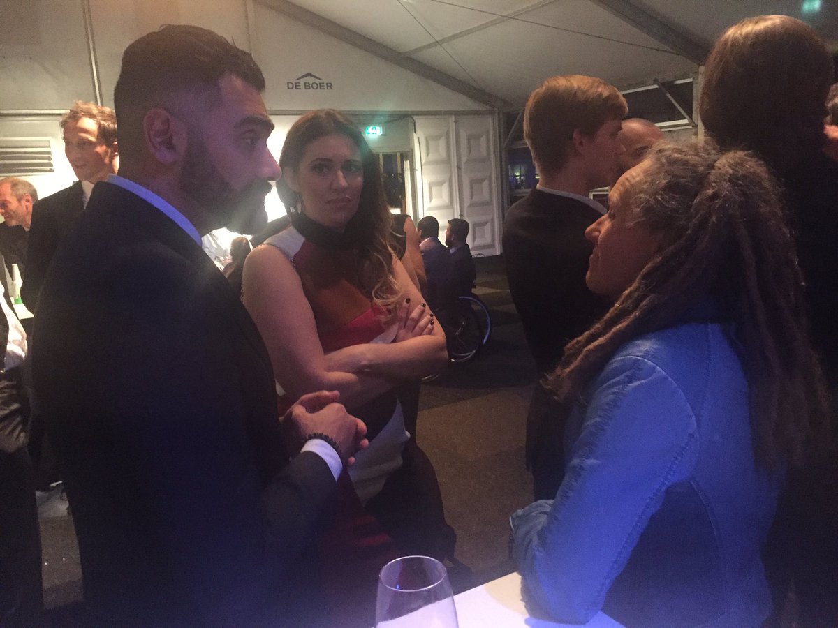 TopsportAdam's tweet photo. Op de afterparty praten coaches van de @CTOAmsterdam programma's @CTOBasketball en @ladies7NL over hun vak. #sportgala020 https://t.co/zYullLFI3v