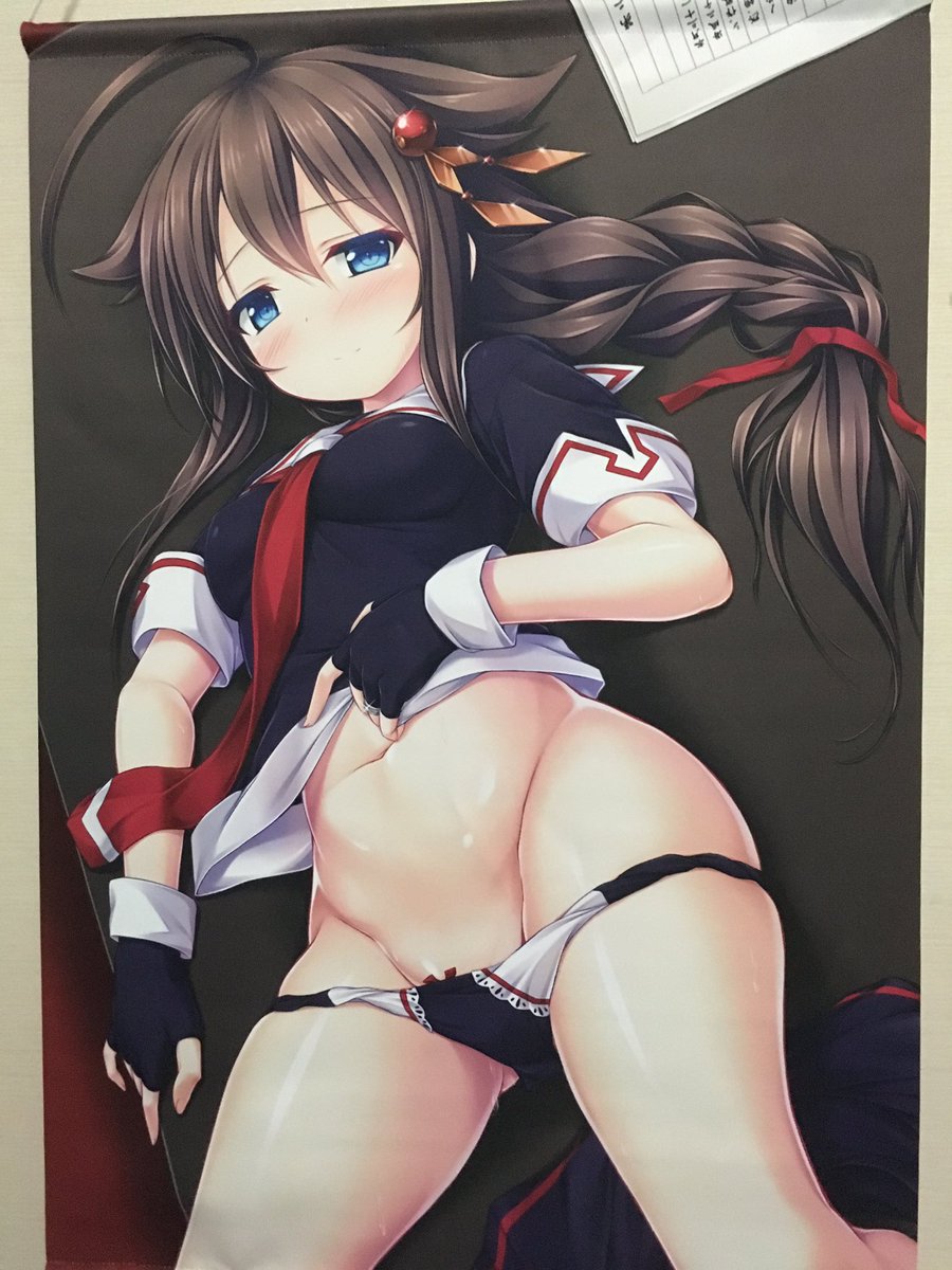 そういえば、冬コミで頒布予定のタペストリーとどいたので、写真とりました\( 'ω')/ 