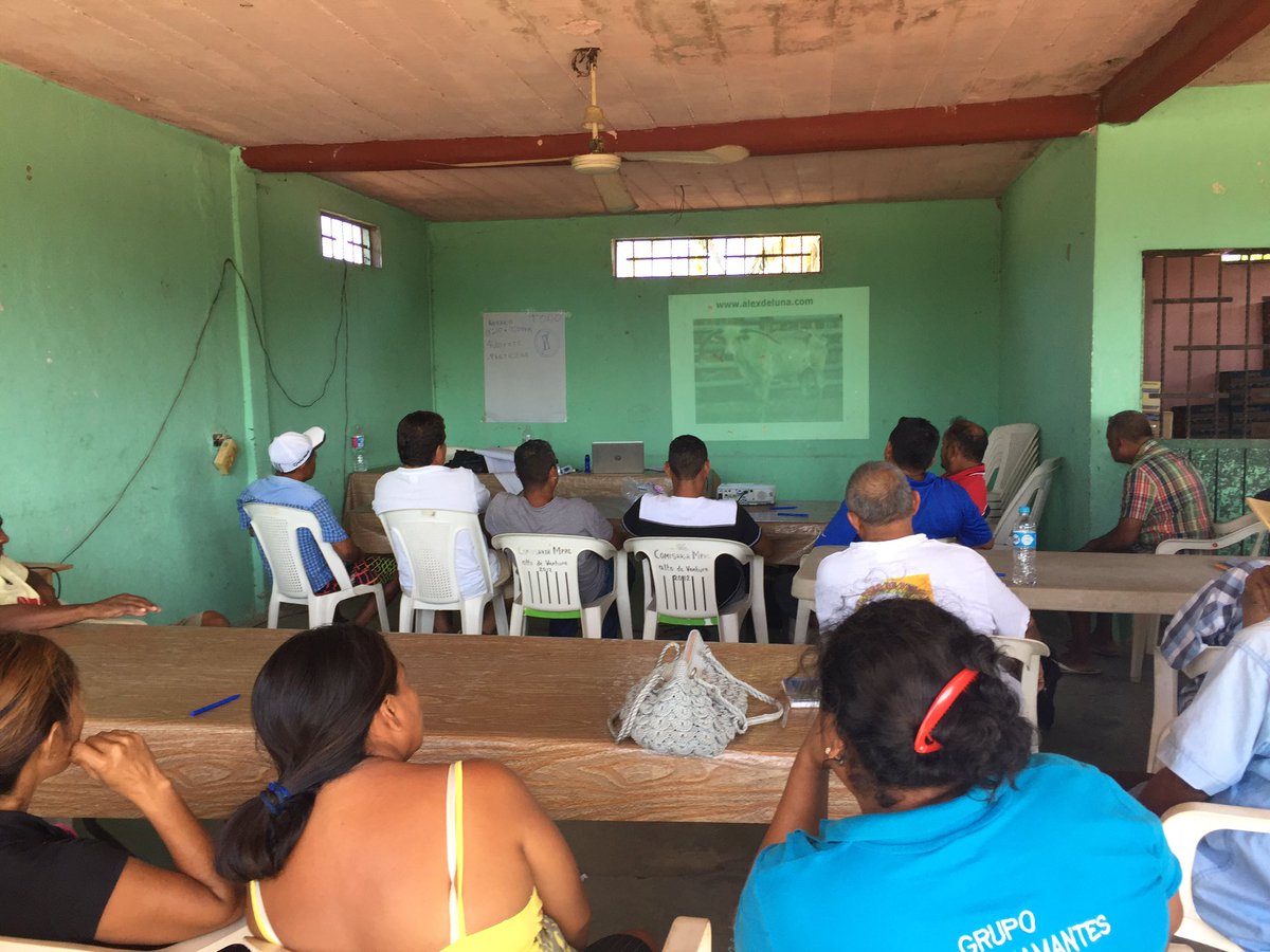 AGME085's tweet photo. Inició taller #PROPESCA alto de Ventura guerrero @propesca_inca @LeticiaInca  @Conapesca @sicsic_mar https://t.co/7zPu4TAKeS