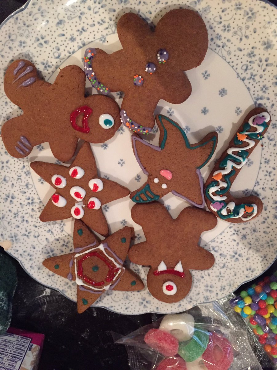 MatthiasMcIn's tweet photo. Christmas cookies extravamaganza https://t.co/1NYPo0IRWE