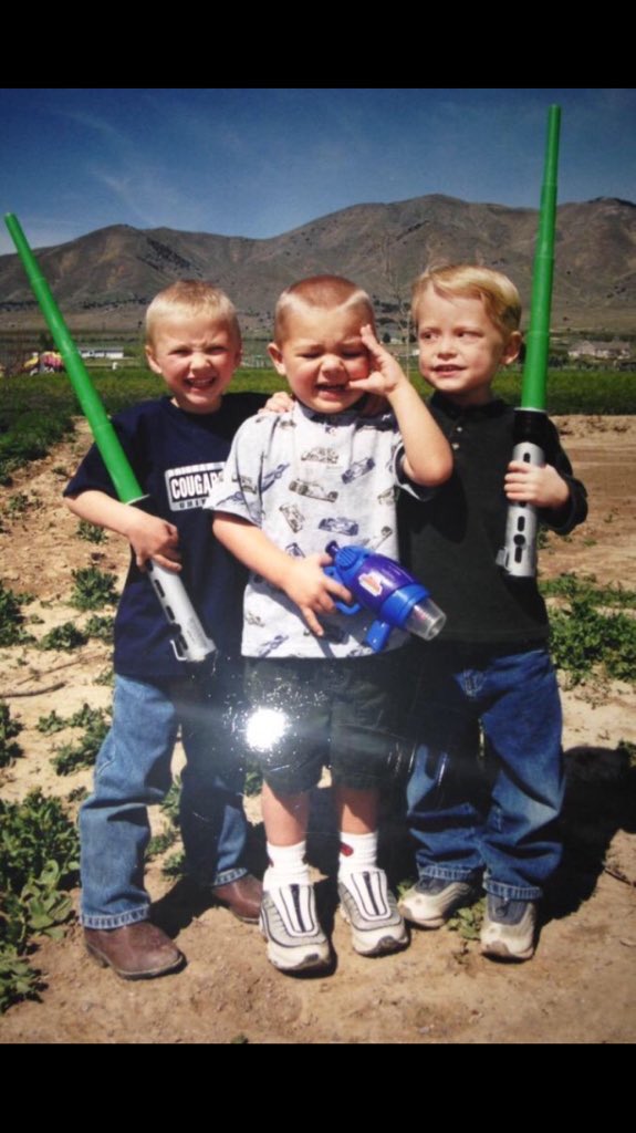 shhsmanagers's tweet photo. Shout out to krey as a child and @colemanjacklin @jack14obray https://t.co/QhPV5PnG43