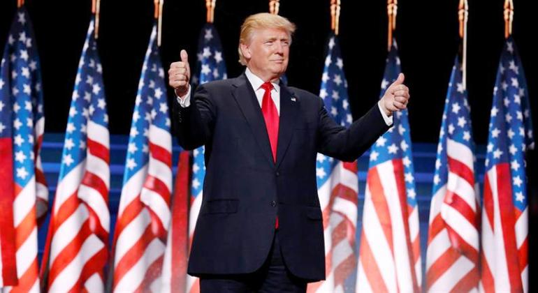 eEAmerica's tweet photo. #ÚltimaHora Donald Trump, elegido oficialmente nuevo presidente de Estados Unidos https://t.co/ZZIjtvNQU3 https://t.co/okOxEHBLQz