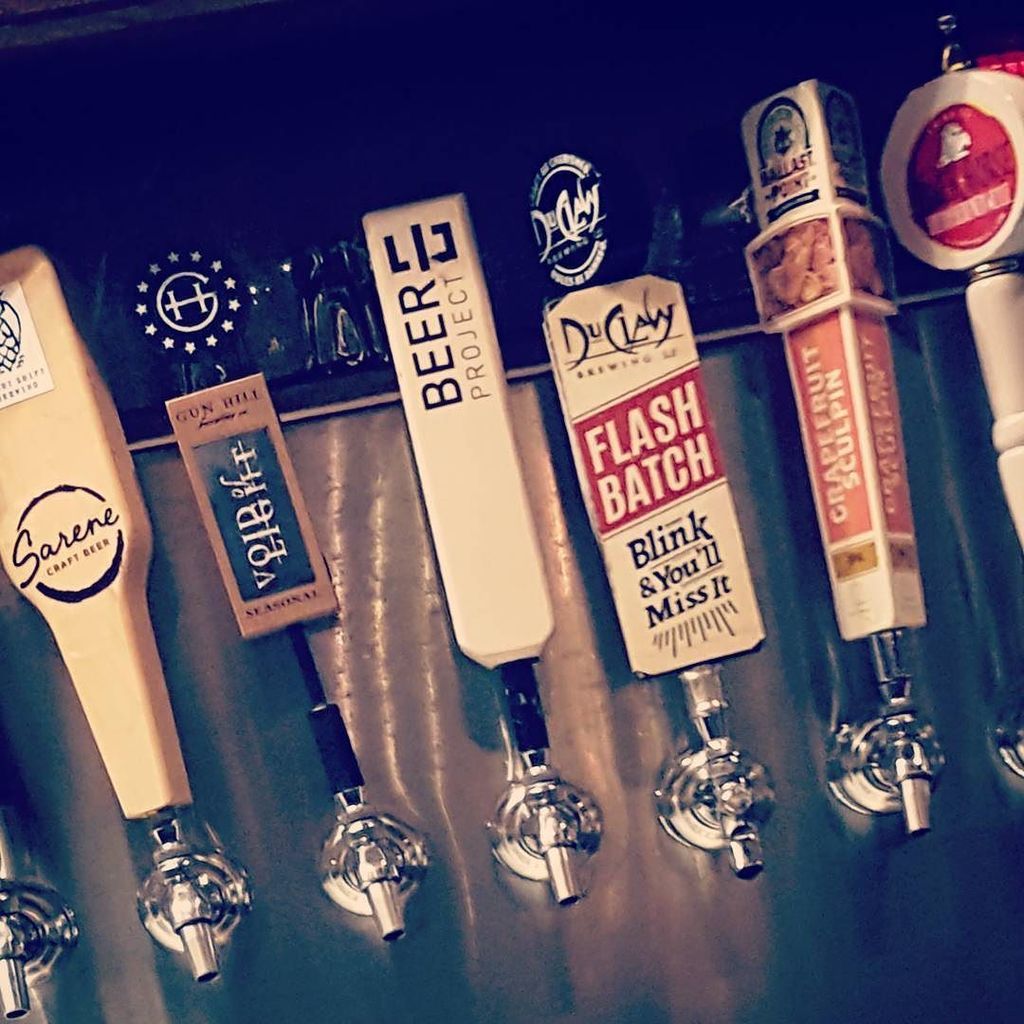 pianoingpenguin's tweet photo. How does one decide? #spitzers #LES #portertime #stouttime https://t.co/8evkJCX2Uy https://t.co/HLw1ufiD56