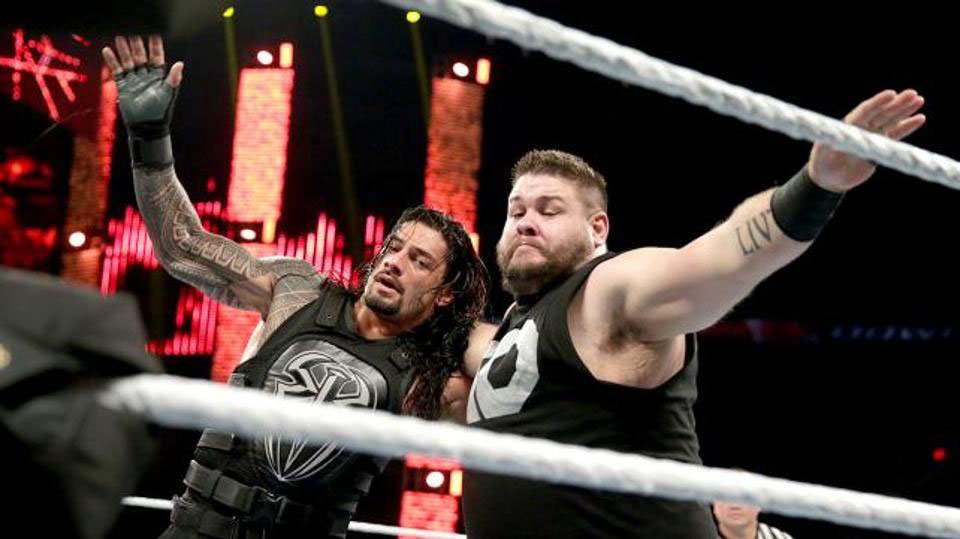revelbots's tweet photo. WWE Roadblock 2016 12/18/16
KO is about to show Reigns the turnbuckle.
#WWERoadblock #ROADBLOCK2016 #wwe #kevinowens #RomanReigns https://t.co/2hdwYXn7rS