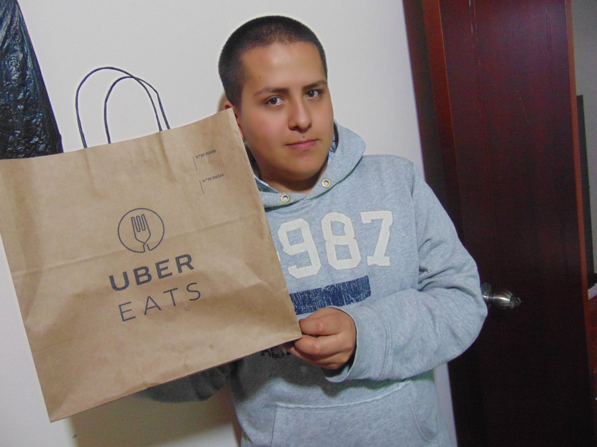 HECTOR_ADSI's tweet photo. #UberEATS @UberEATS  Algunos de mis deliciosas compras con UBEREATS <3 <3 https://t.co/9sUgvdXyMR
