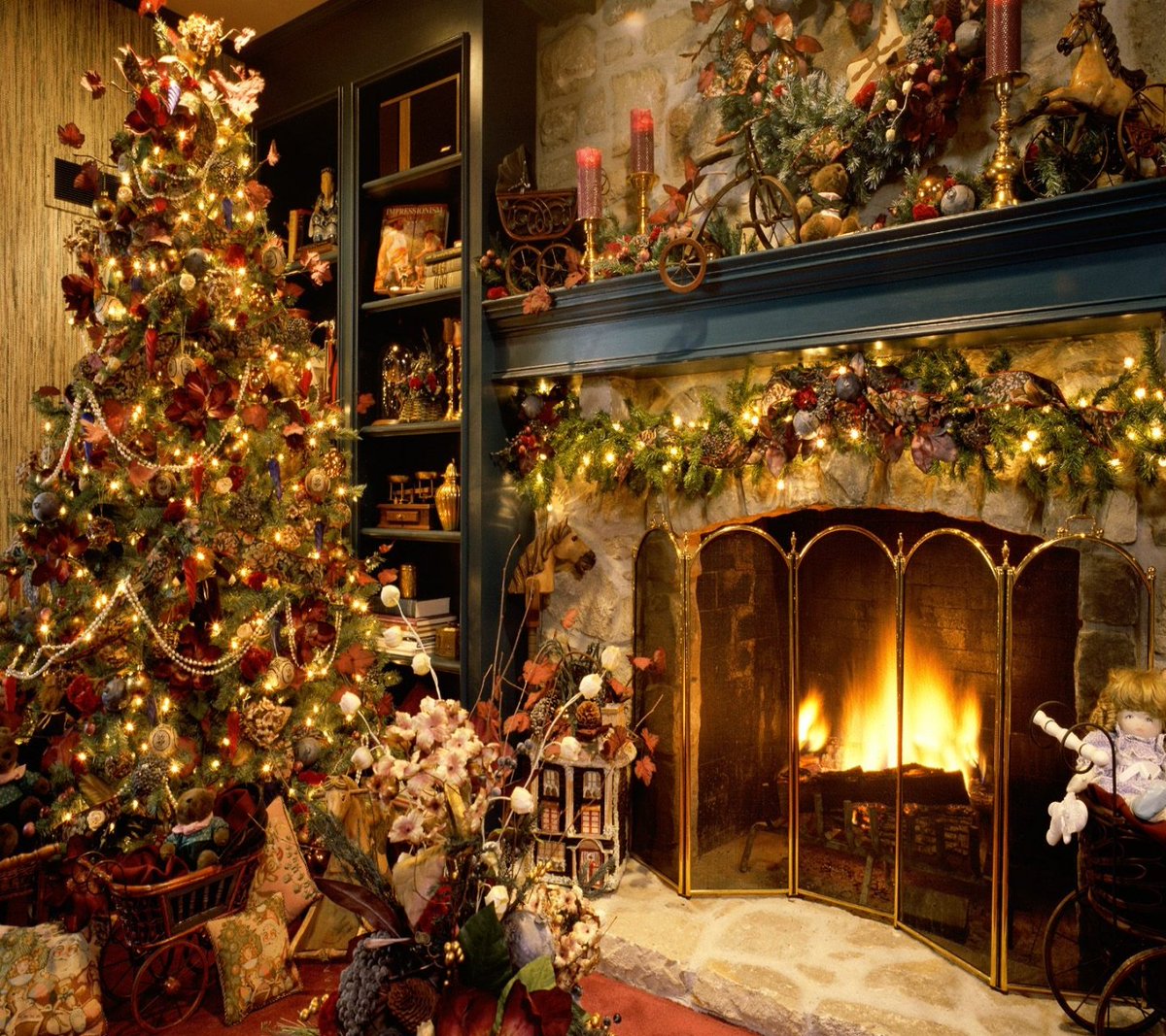 Starfisunspots's tweet photo. Christmas is in 6 days I'm so excited God bless all of the people in the world 
Marry Christmas and Happy New Year https://t.co/XVvzAa3Q10