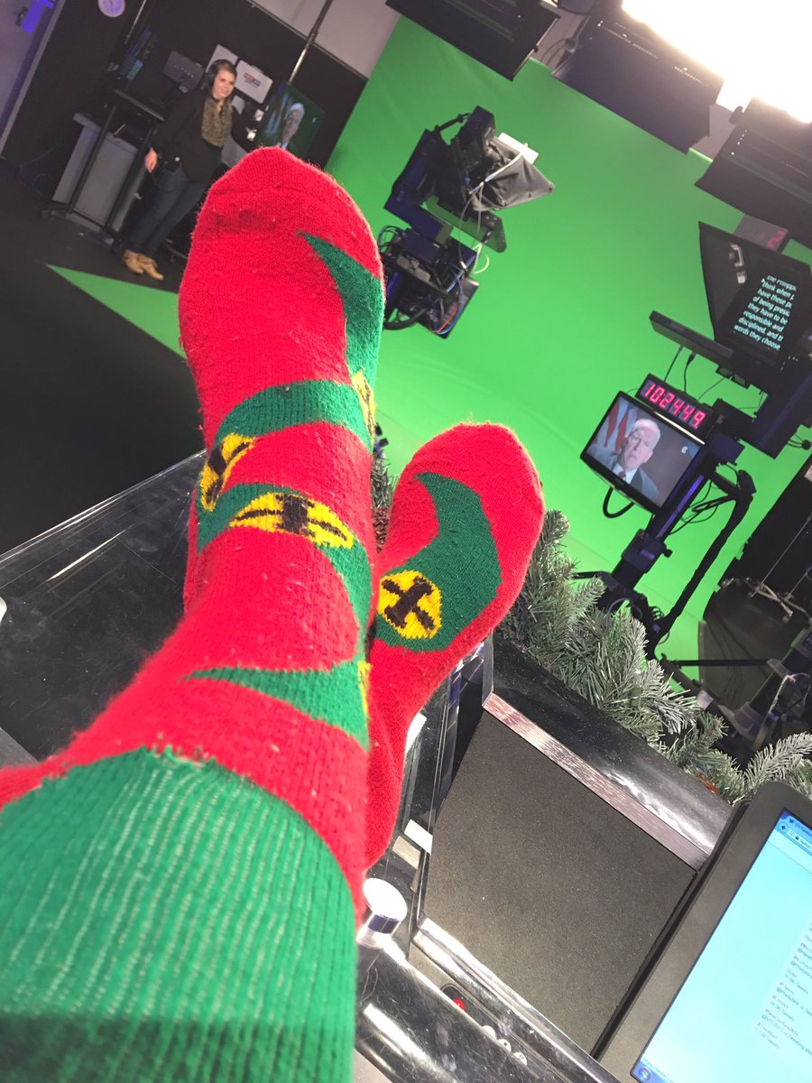 StacyCase_'s tweet image. Don't Judge ... it's cold. 😭😭😭#ElfSocks @FOXNashville