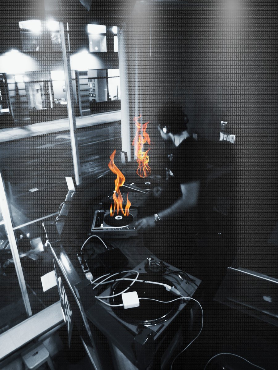 DJDANSKY's tweet photo. #Techno #Vibes #OnFire - #technomusic #housemusic #techhouse #deephouse #dj #djing #djlife #DANSKY #urbanbeanco #detroit #pittsburgh https://t.co/FPyEl358PE