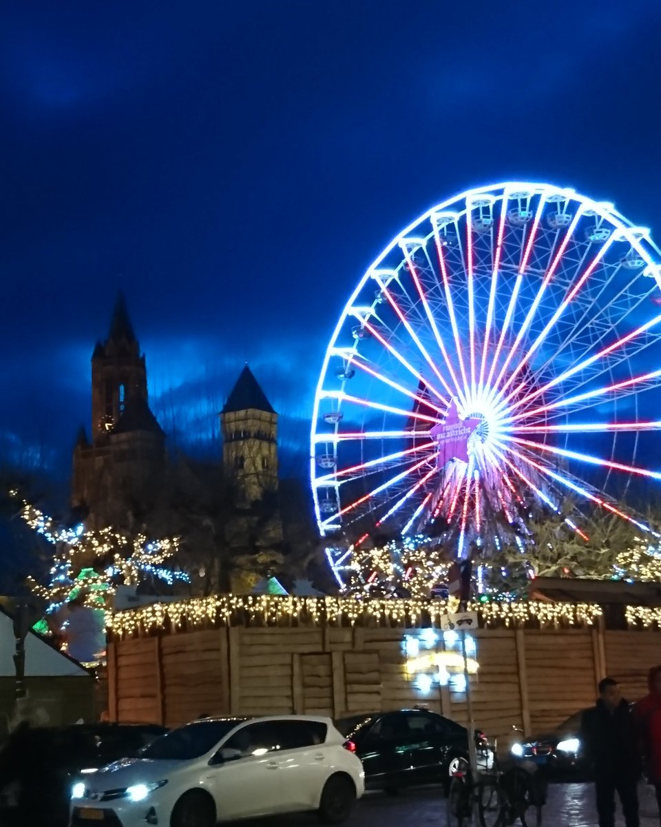Audreyilse's tweet photo. Vandaag #Maastricht geweest toch wel mooie foto gemaakt  vindt ik #WinterWonderland niet bewerkt! https://t.co/IGXJhQ3BWp