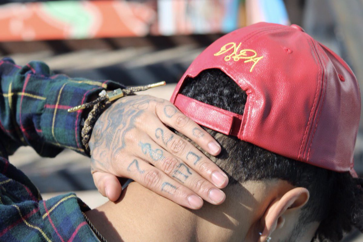 deeaye_go's tweet photo. F/W 16' Christmas Pack 🎄 
RED/GREEN/GOLD (Limited) online now. https://t.co/7mEwuONRrX