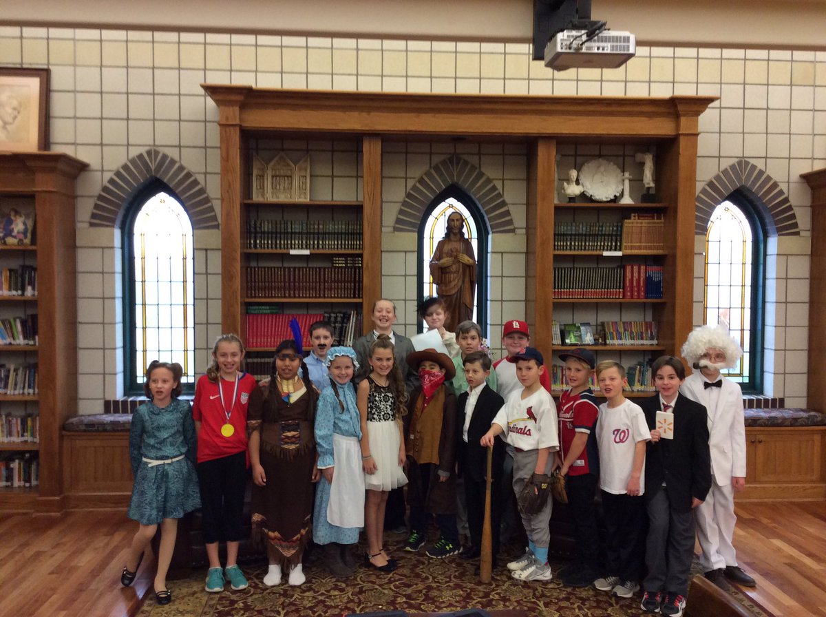MSHSeureka's tweet photo. Famous Missourian Day in 4th grade! Great job kids! Even Ozzie Smith was present! @MSHEureka @archstl https://t.co/J7IuZoXkvf