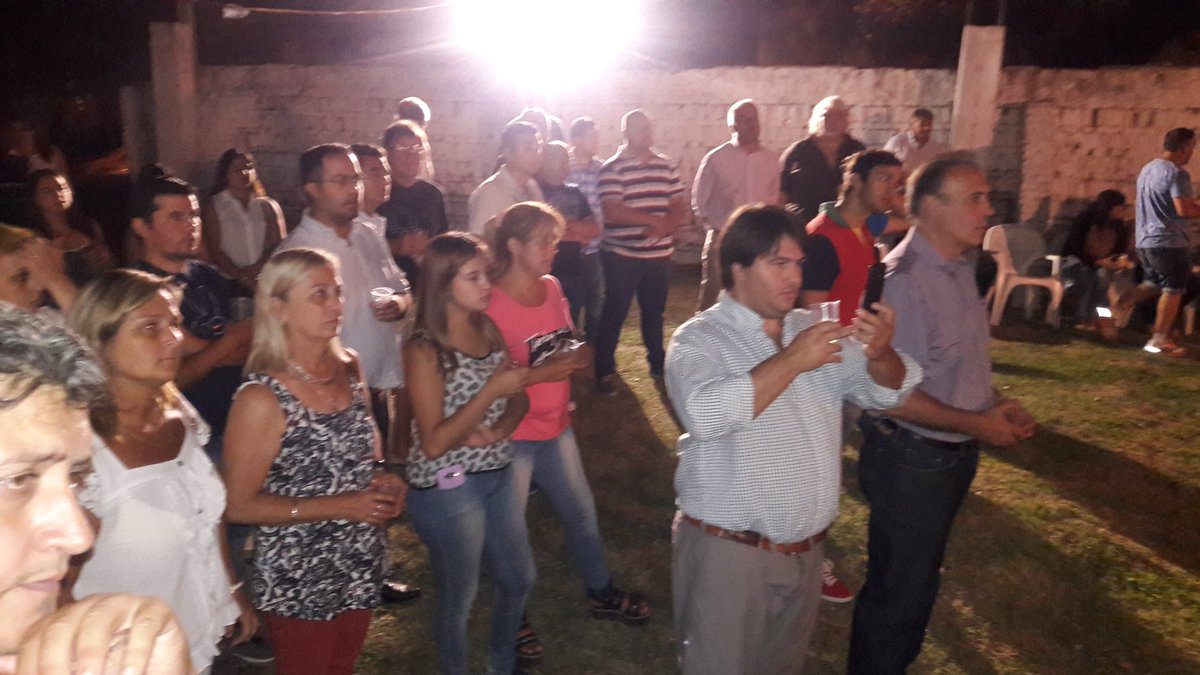 JCDARRI's tweet photo. Brindis de fin de año en la Sede del Partido Justicialista Diamante. https://t.co/ES48OcJcOD