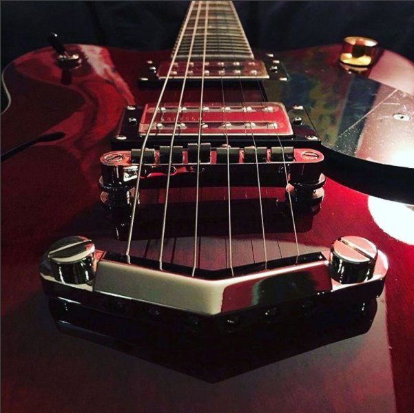 MindIgnition's tweet image. You could win this @GretschUSA guitar just for coming to our New Year's Eve Bash at @SGHRevival benefitting @WNKU   bit.ly/2hTeBLZ