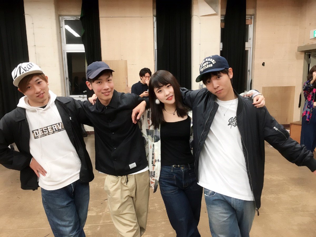 HandaHunter's tweet photo. 18日は現役最後の冬スクでした！
ショーケースたくさん出すぎて大変だったけどたくさん踊れて幸せでした( *´艸)
後輩のみんなからのメッセージはすごく嬉しかったし３回生からの幹部へのサプライズは感動しました😢😢
みんなありがとう！＼(^_^)／ https://t.co/qz6APfwxXW
