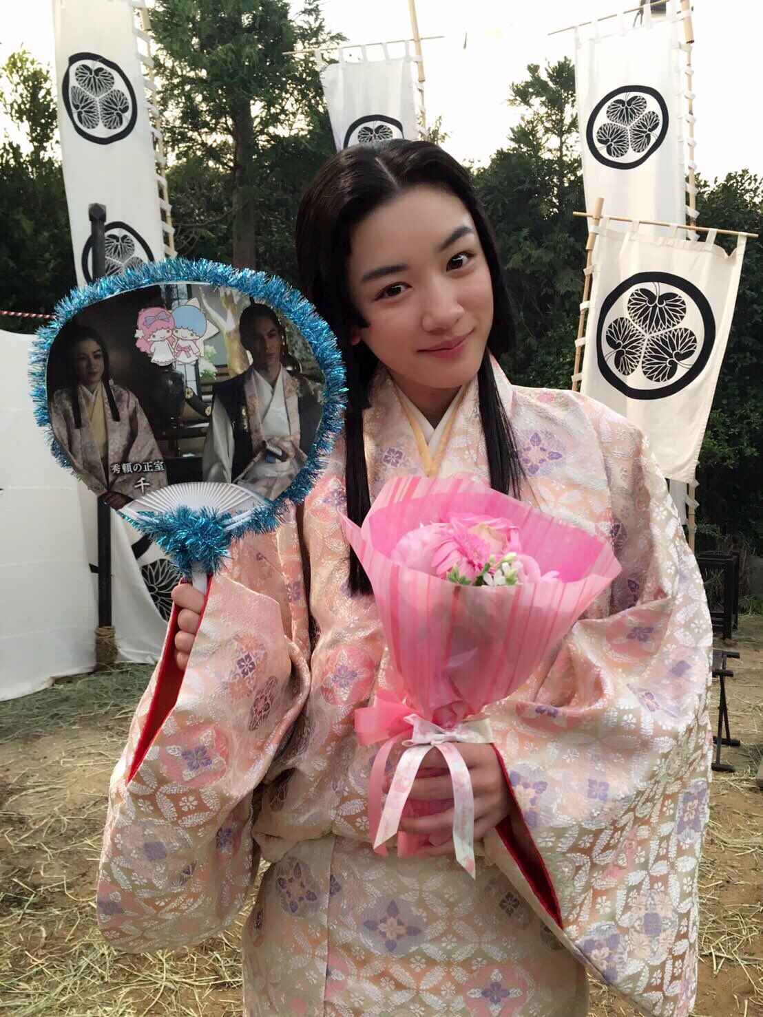 永野芽郁 真田丸 最終回でした ずっとやりたかった姫が 千でよかった と思いました また皆さんとお会いできるように頑張らなければ 真田丸 クランクアップ写真