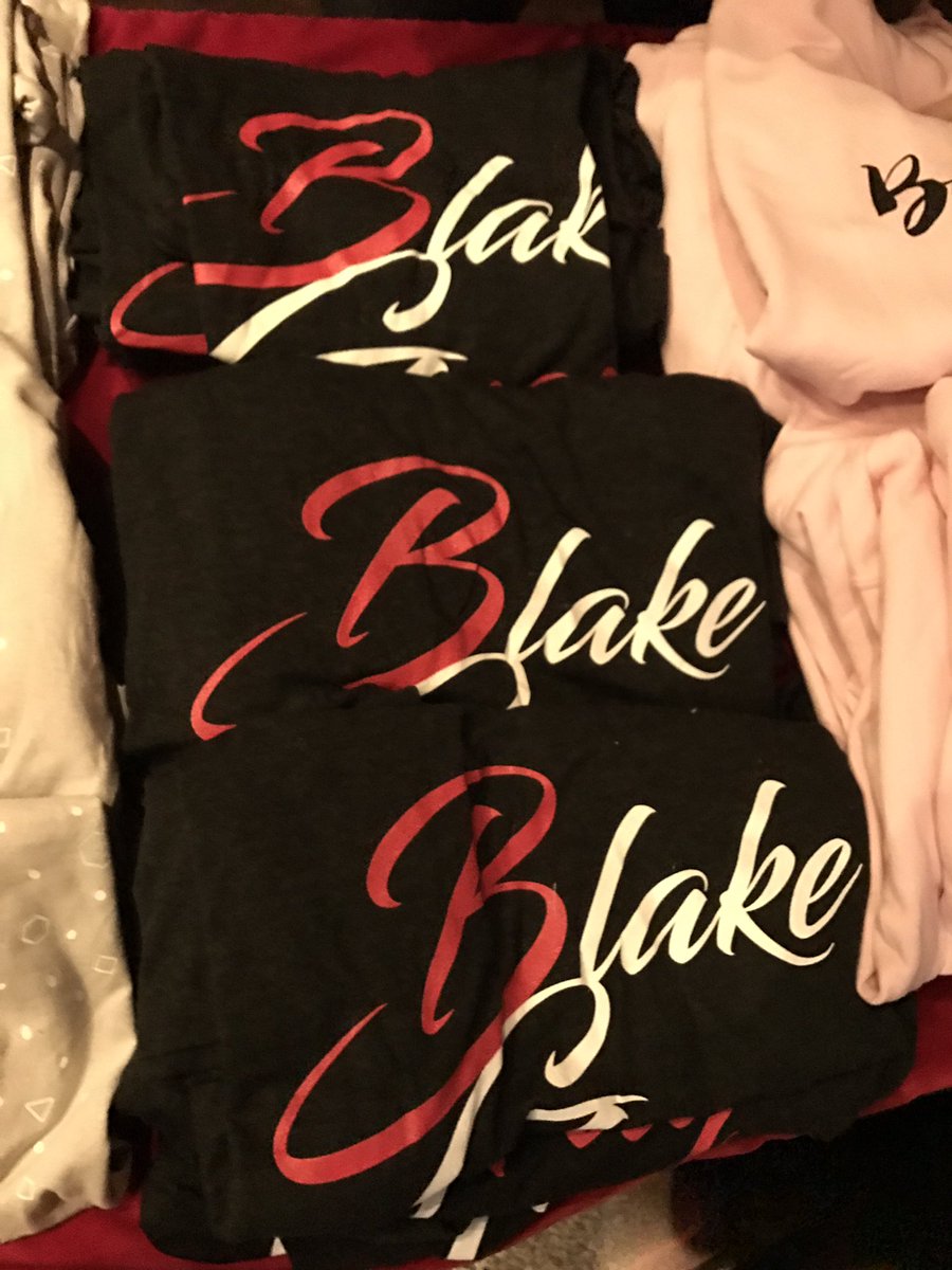 BlakeGray's tweet photo. Following everybody who tweets me a picture of them wearing my merch from any of the shows with #blakesmerch ! I love you(: ❤️ https://t.co/YsQiIy0X65