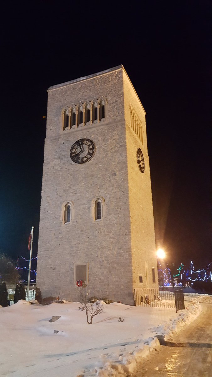 People wave to me when I'm playing Christmas Carols up in the Carillon Tower. This is a special place. #warmemorial #NorfolkCounty #Panorama