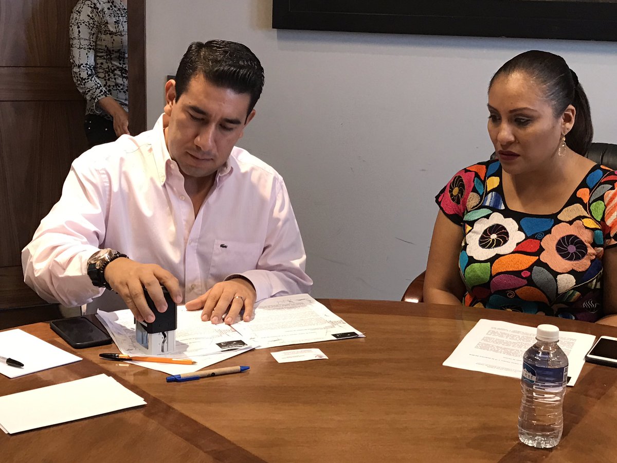 KarinaBaronO's tweet photo. Nuestras campesinas y campesinos de #Oaxaca requieren de unidad,voluntad y trabajo p/lograr un nuevo horizonte de prosperidad #BuenaPolítica https://t.co/cKC2z4K1Cf