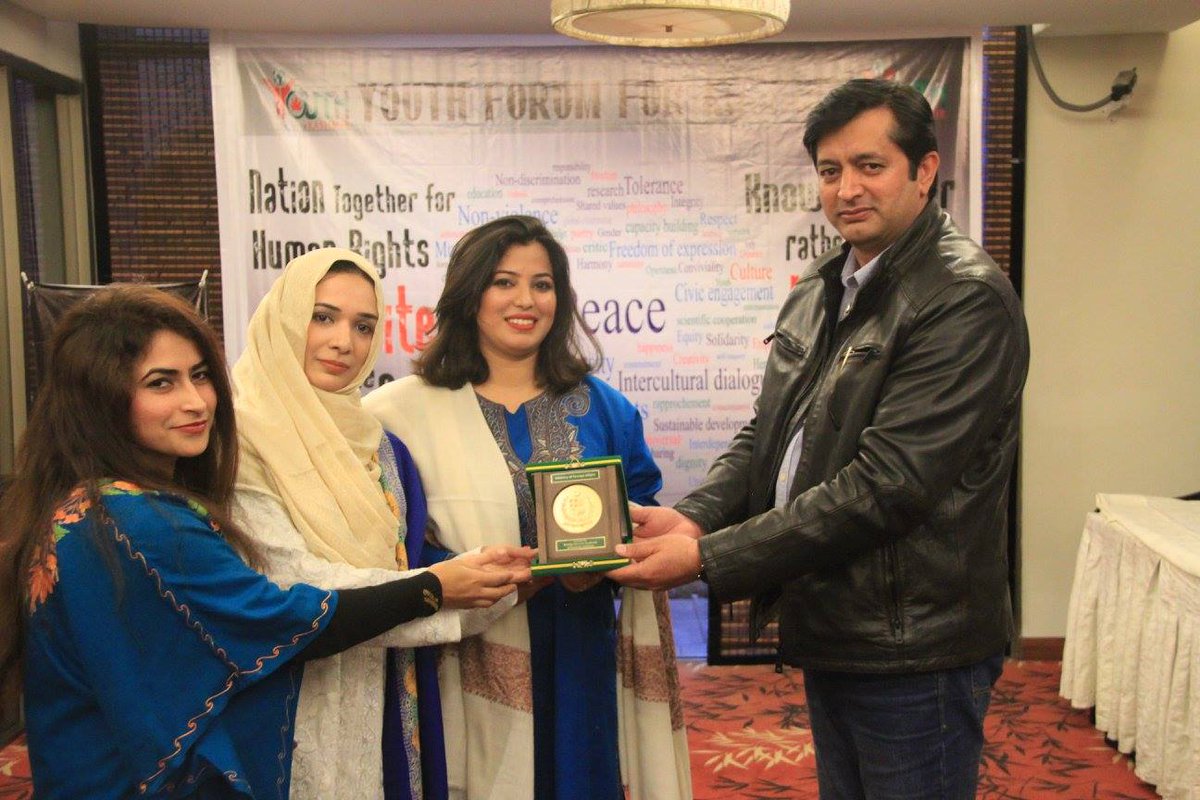 mariaItarana's tweet photo. Horned to host an interactive dialogue on the Kashmir Conflict with Career Diplomats representing 35 Countries throughout the 5 continents https://t.co/L0ywJpMeme