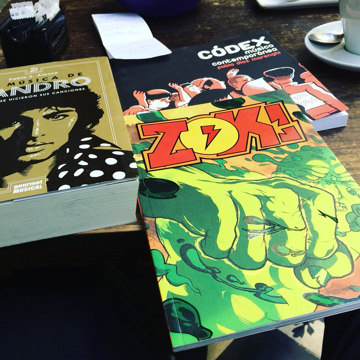 HITOSHIDIAZ's tweet photo. La verdad es q hoy metimos un programo. De @AnimalBoyRadio ! Gracias a todos @matenlo #Sandro #Zok #Codex #tiendacatch @radioledonline https://t.co/dgpZkEzQZl