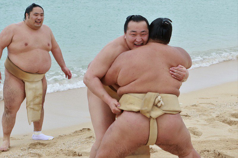 сумо на окияне