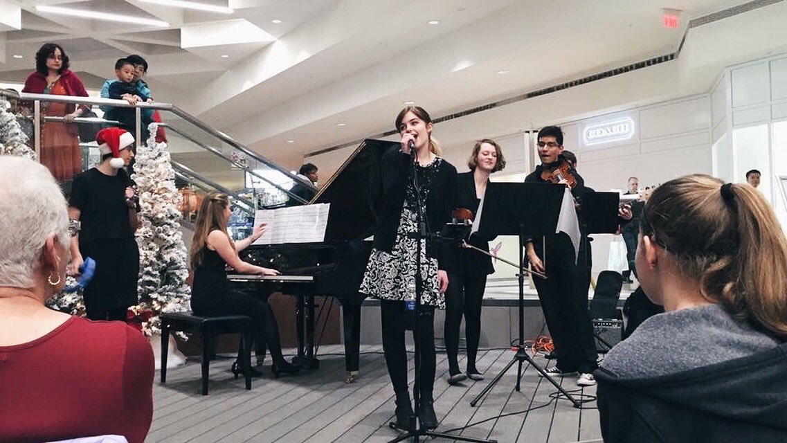 _danipaul's tweet photo. Christmastime last year🎄 missing my music friends to perform with this holiday season! #music #christmas https://t.co/rfsBPlAZLS