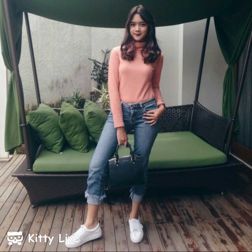 ara212's tweet photo. Hi friends, there is an amazing live in Kitty Live, come now. https://t.co/Ps72nb19gd https://t.co/kne6SjTl5f