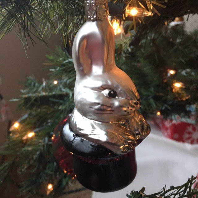Thump_Bolt's tweet image. Day 19:  Magic happens. #bunnyornaments #RabbitsofChristmas