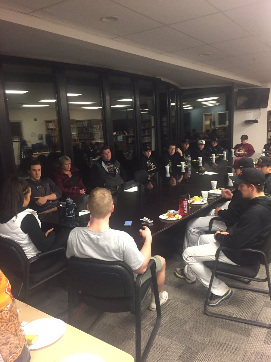 wafcabaseball's tweet photo. @wafcabaseball 15s&amp;16s meeting w/ @ViTLnutrition @EatTrainEat @SLewisNutrition &amp; @NCBearsBaseball @mattzoba on sports nutrition #NextLevel https://t.co/oAsnKRyM9D