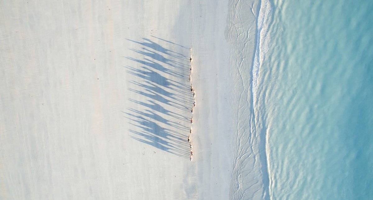 piweeFR's tweet photo. 😍 TOP 20 des plus belles photos prises par drones en 2016. C'est si beau vu d'en haut > https://t.co/E03hiIRQ6X https://t.co/zoAXTyTldI