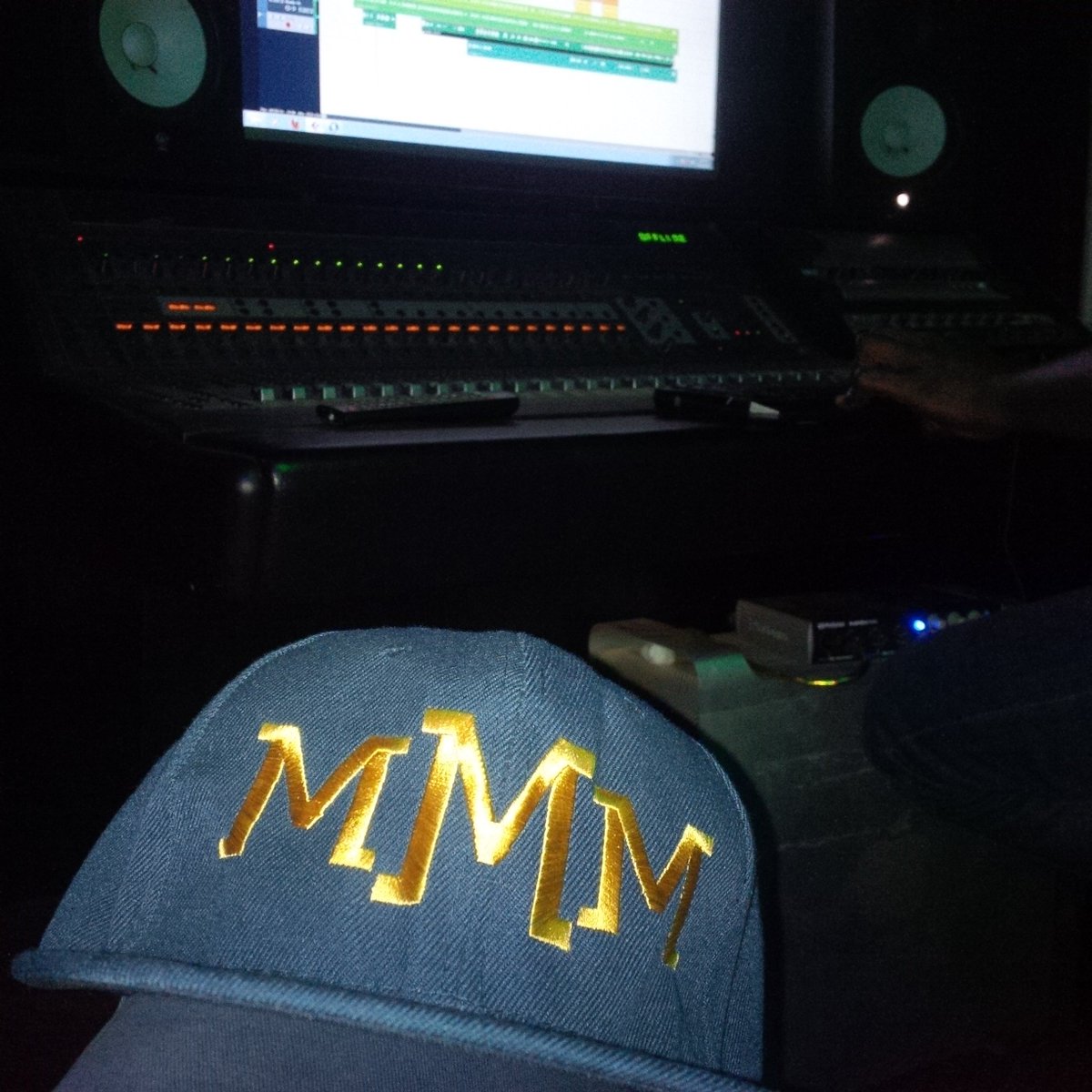 TrillLikeSammy tweet media