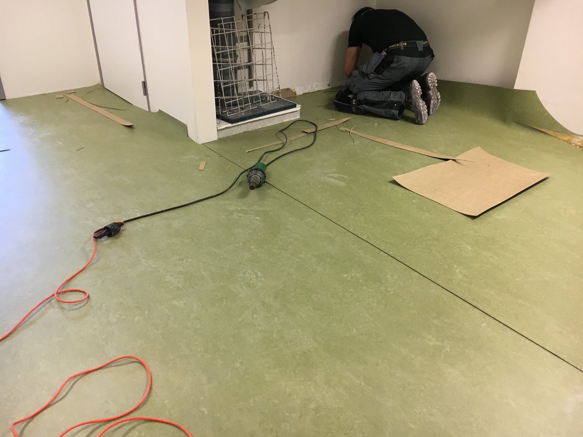 #Laatsteloodjes #Ziekenhuis @WFGasthuis <a href="/Gemeente_Hoorn/">Gemeente Hoorn</a> <a href="/Marmoleum/">Individual</a> #stoffeerder <a href="/ErkampBV/">Erkamp</a>