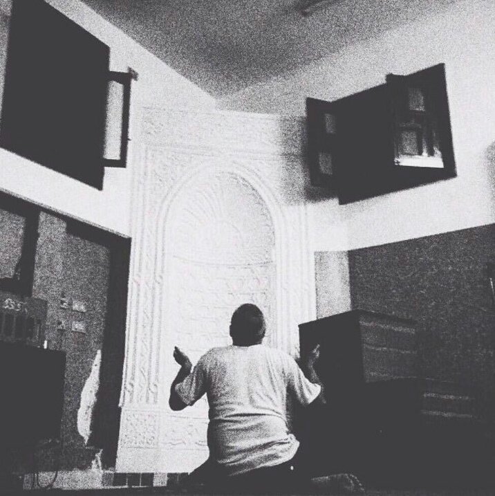 H___eGo's tweet photo. ﺎلطمأنينـﮧ و ﺎلراحـﮧ سنجدهآ في ذڪر ﺎللـﮧ 🌸 . 
لا اله الا الله محمد رسول الله 💙💜
استغفر الله العظيم من كل ذنب عظيم❤💚 https://t.co/GjOFnKdE5O