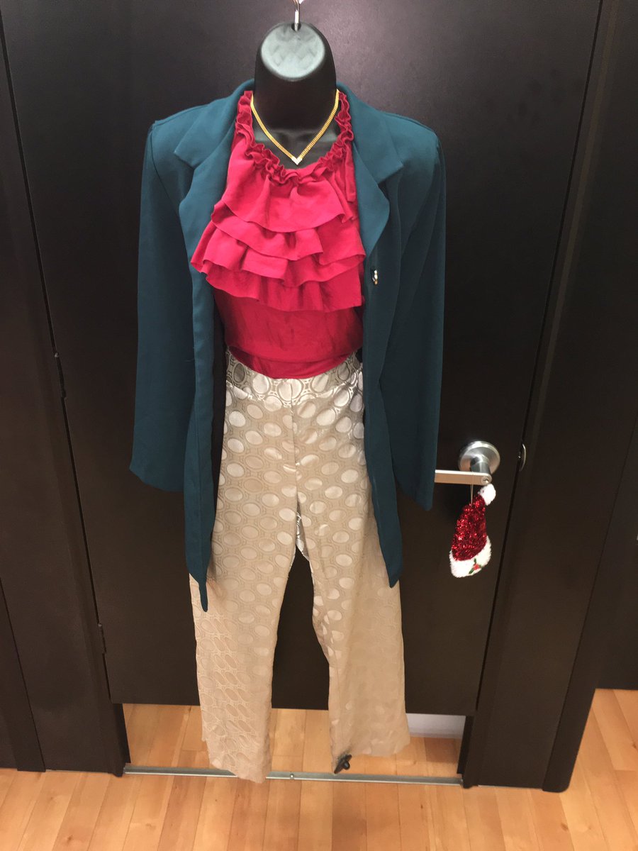 LexiV_me's tweet photo. #visualmerchandising #visualmerchandiser #untrendme #untrended #lexiv #urstylequeen #clothesmentor #fashion #womensclothing #mannequin https://t.co/iynrK1aJzg