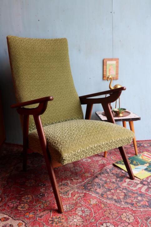 Kastjemenou's tweet photo. #retro #Deensdesign #fauteuil/Teak/#Webe /#LouisvanTeeffelen https://t.co/7OR6IO26ts https://t.co/JOChVe4N5Y