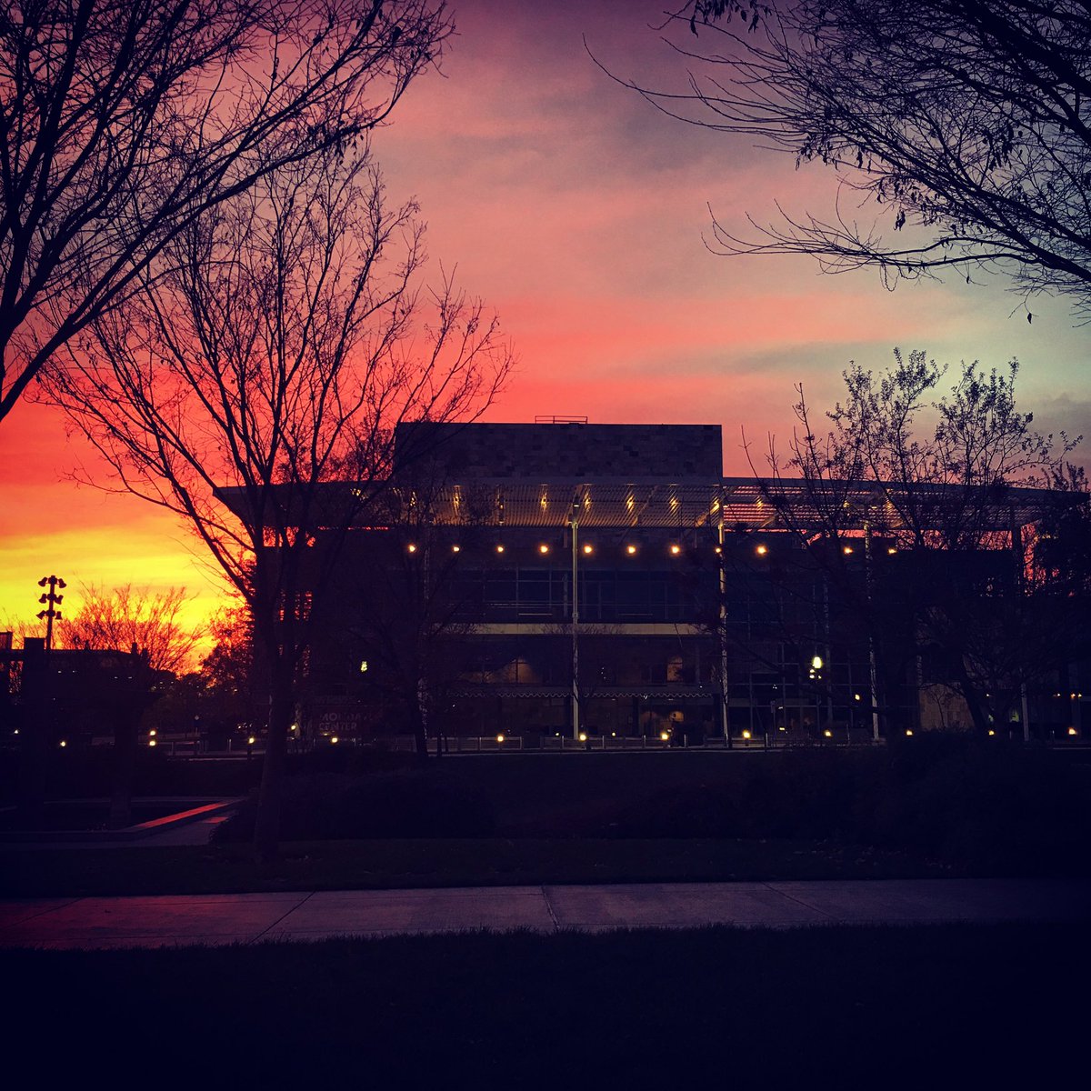 Tonight's #sunset at the @MondaviCenter was rather nice.